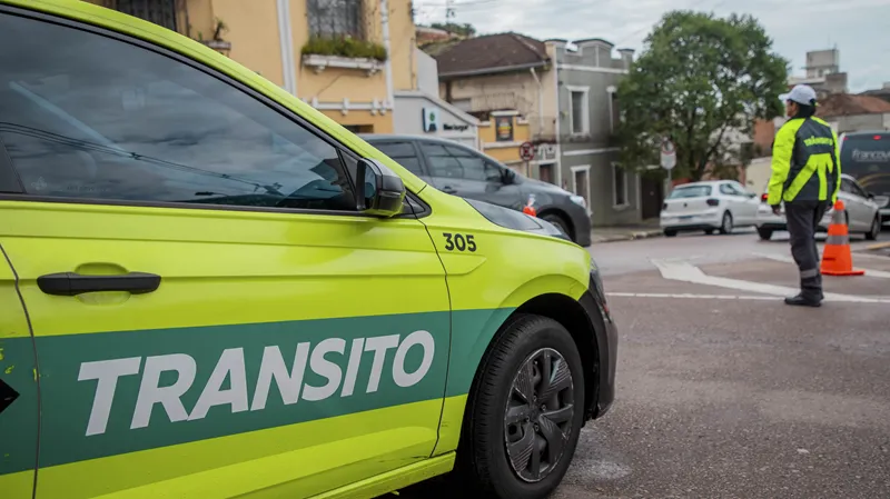 Trânsito de Curitiba terá bloqueios para eleições e show no fim de semana.